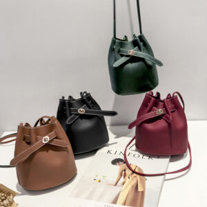Guangzhou Source 2026 New Simple Bucket Wide Strap Lock Small Korean Style Casual Solid Color Shoulder Bag