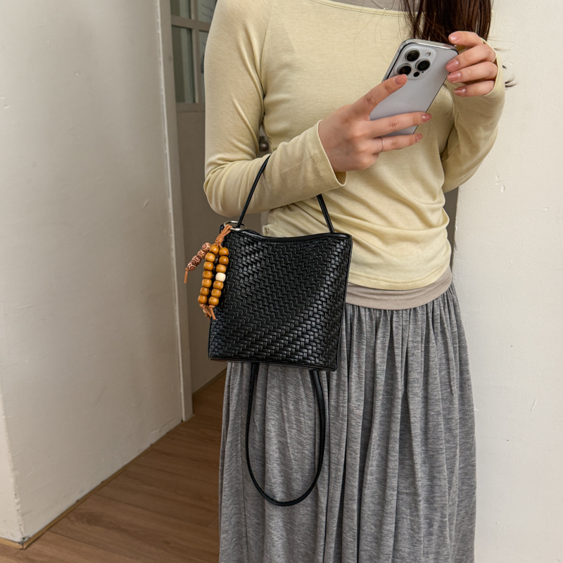 Fashion Woven Pattern Women Handbag Stylish Versatile Commuter Shoulder & Crossbody Bag For Daily Use - Image 4