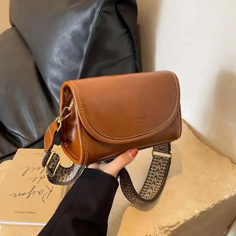 Maillard Retro Autumn And Winter Cross Body Wide Shoulder Strap Fashion Small Womens Bag - Image 5