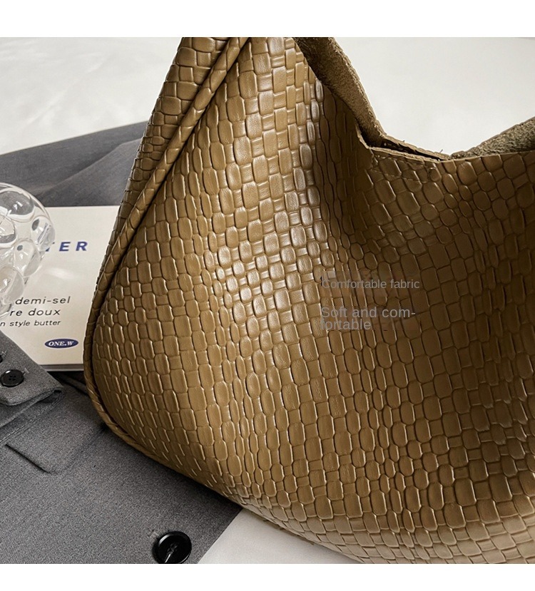 Vintage Fashion Large Capacity Women's Simple Tote Niche Texture Shoulder Bag - Image 9