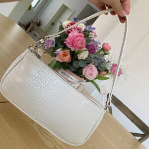 French Niche Design Korean Version Versatile Crocodile Pattern Baguette Retro Underarm 2026 New Handheld Shoulder Bag