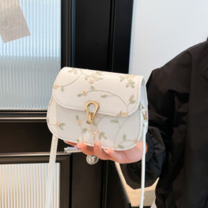 Summer Shoulder For Women 2026 New Fresh Lace Flower Woven Saddle Versatile Crossbody Bag