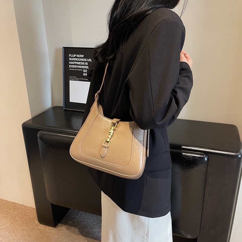 French Niche Underarm Feminine Temperament Women's Small Shoulder Messenger Bag - Image 4