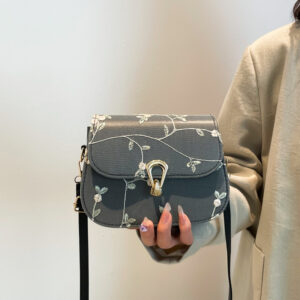 Summer Shoulder For Women 2026 New Fresh Lace Flower Woven Saddle Versatile Crossbody Bag