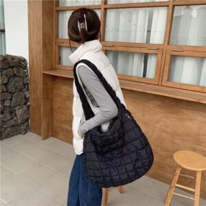 Women’s Casual Large Capacity Pleated Lightweight Crossbody Dumpling Bag for Autumn/Winter 2026 Personalized Fashion