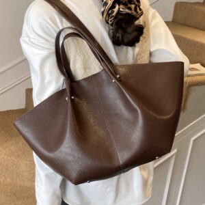 2026 Autumn Winter New Tote Fashion Casual Retro Shoulder Textured Women’s Trendy Large Capacity Bag