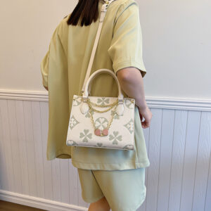 Luxury Women’s Tote With Letter Embossing Trendy Versatile Large Capacity Handbag Crossbody Bag