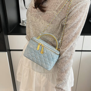 Handheld Embroidery Thread Chain Women’s 2026 New Fashion Quilted Makeup Box Elegant Casual Shoulder Crossbody Bag