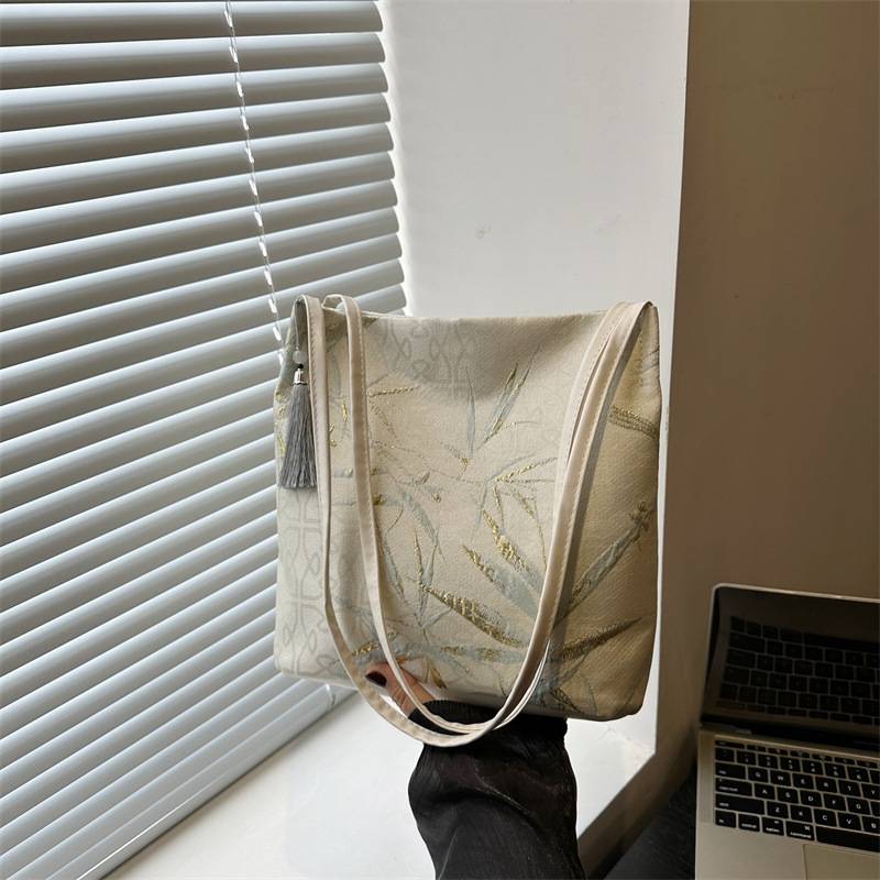 2026 New Chinese Style Tote Trend Personality Shoulder Women Joker Fashion Underarm Bag - Image 4