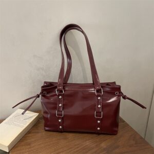 Minimalist Trendy Handbag With Rivets, Stylish And Elegant For Commuting, 2026 Casual New Vintage Personality Ins
