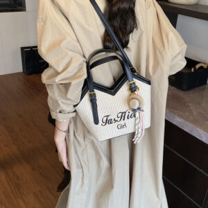 New Large-capacity Straw Embroidered Letter Sweetheart Girl Fashion Woven Popular Shoulder Bag