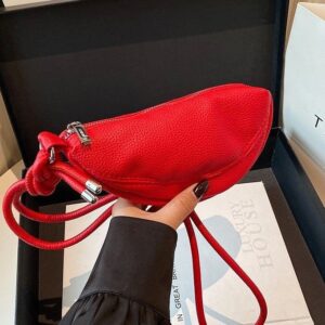 Niche Soft Leather Crescent Underarm Women’s High-end Casual Versatile Shoulder Crossbody Dumpling Water Bottle Bag