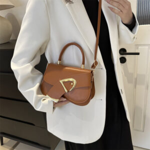 Casual Retro Small Square 2026 Winter New Fashion Trend Crossbody Simple Stylish Shoulder Commuter Bag For Women