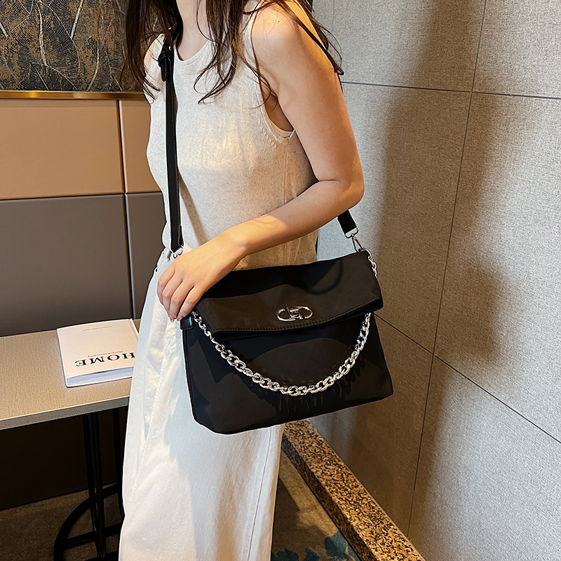 Women's large capacity commuter black nylon shoulder crossbody bag - Image 5