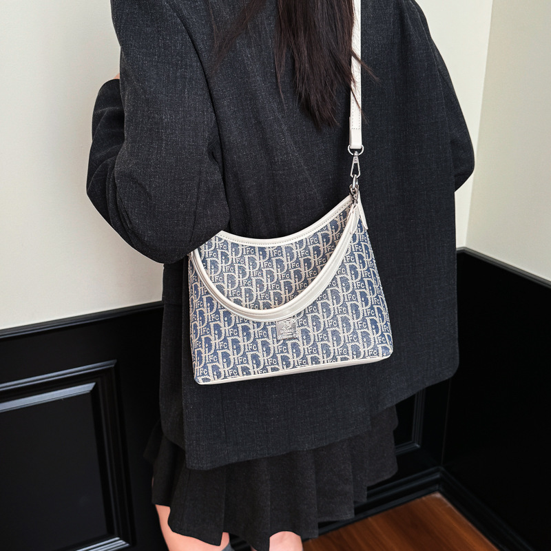 Women's Small Embroidered Shoulder/Crossbody Bag Retro Niche Design New Style Versatile Handbag - Image 3