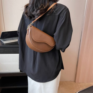 Texture Female 2026 New Popular Retro Hundreds Of Crossbody Fashion Shoulder Armpit Small Square Bag