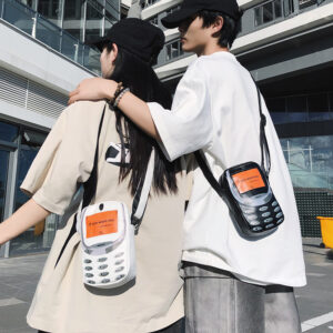 Millennium Style Retro Shape Messenger Small Niche Design Sense Spoof Personality Street Shooting One-shoulder Mobile