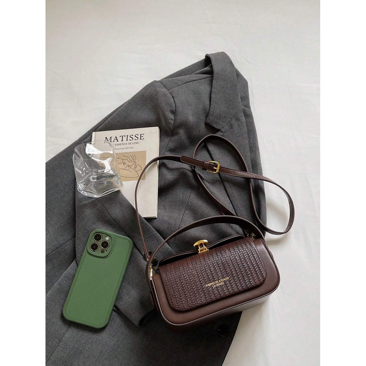 Vintage Weave Barrel Handbag Ladies Luxury Lock Design Daily Crossbody Purse - Image 7