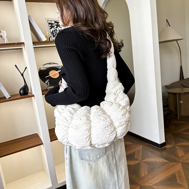2026 Bullhorn Large Cloud New Crossbody Spring Women's Versatile Pleated Shoulder Bag