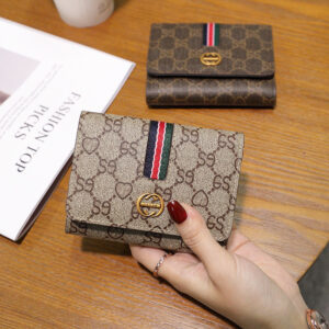Wallet women’s short style 2026 new small and thin wallet versatile atmosphere folding large-capacity card bag simple