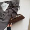 Brown without pendant