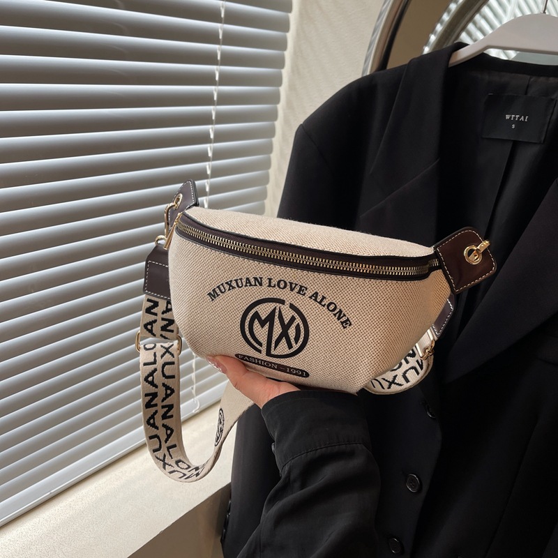 New Versatile Wide Strap Crossbody High-End Chest Waist Fashionable Trendy Women's Bag - Image 4