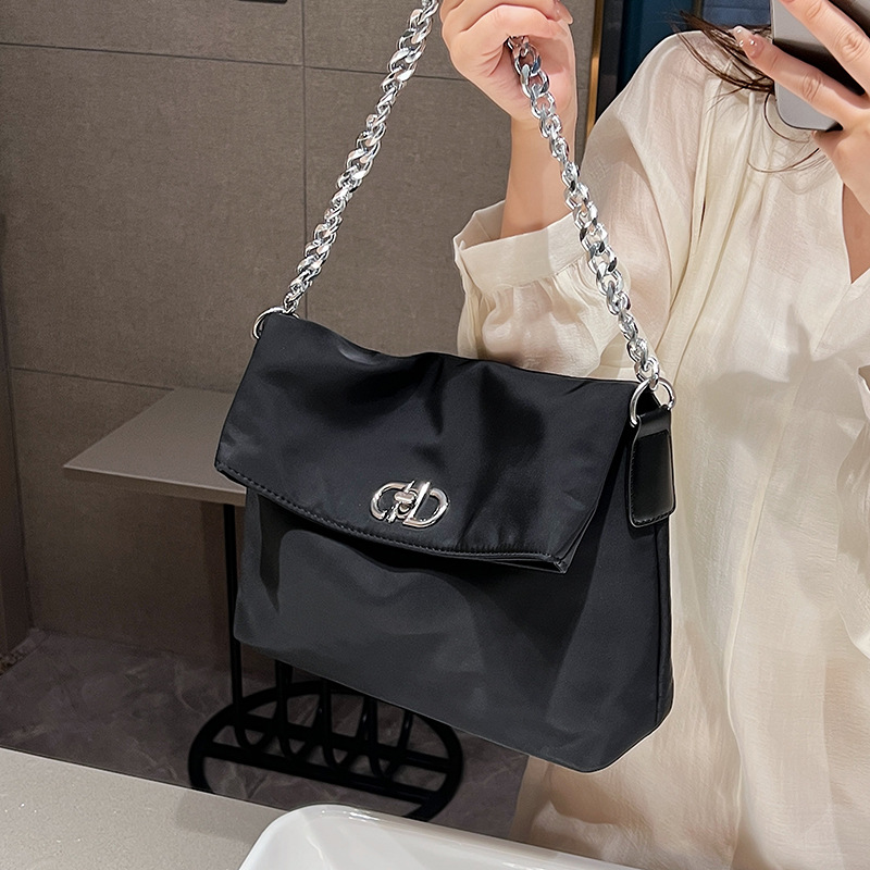Women's large capacity commuter black nylon shoulder crossbody bag - Image 4