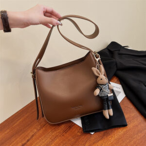 High End Retro Small Square Versatile Shoulder Crossbody Niche Design Commuter Bucket Tote Women’s Bag 2026 Style