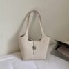 Beige large-sized [fashionable