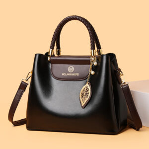 Light New Tote Bag 2026 Fashion Simple Elegant For Women Large Capacity Trendy Versatile Handbag