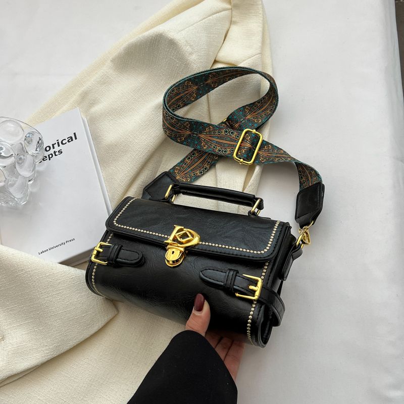 Delicate 2026 spring new small square adjustable strap all shoulder crossbody bag can be carried - Image 3