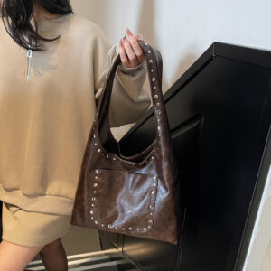 European American Rivet Shoulder For Women, 2026 Autumn And Winter New Model, Simple Wasteland Style Large-capacity Tote