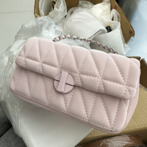 Chic Quilted Chain Shoulder Bag For Women – Elegant Small Crossbody Purse With Lock Closure, Multi-Pocket Design