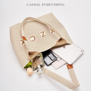 Casual Shoulder Bag A Versatile and Fashionable All-in-one Flying Woven High-end Quality Niche Lightweight