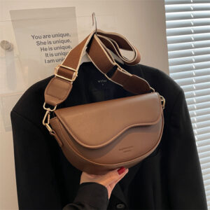 Texture Female 2026 New Popular Retro Hundreds Of Crossbody Fashion Shoulder Armpit Small Square Bag