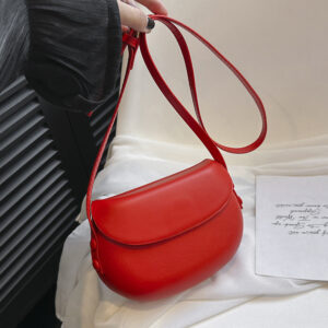 2026 Summer New Korean Retro INS Red Saddle Crossbody Small For Women Versatile Simple Phone Bag