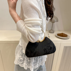 Niche Design Casual Texture Crescent 2026 Spring New Fashion Trendy Women’s Shoulder Crossbody Bag