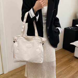 Large Capacity Women Versatile 2026 New Nylon Fabric Shoulder Bag For Class And Commute Tote Handbag