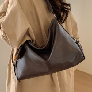 2026 Autumn And Winter Retro Large Capacity New Casual Texture Commuting Tote Fashion Women’s Shoulder Crossbody Bag