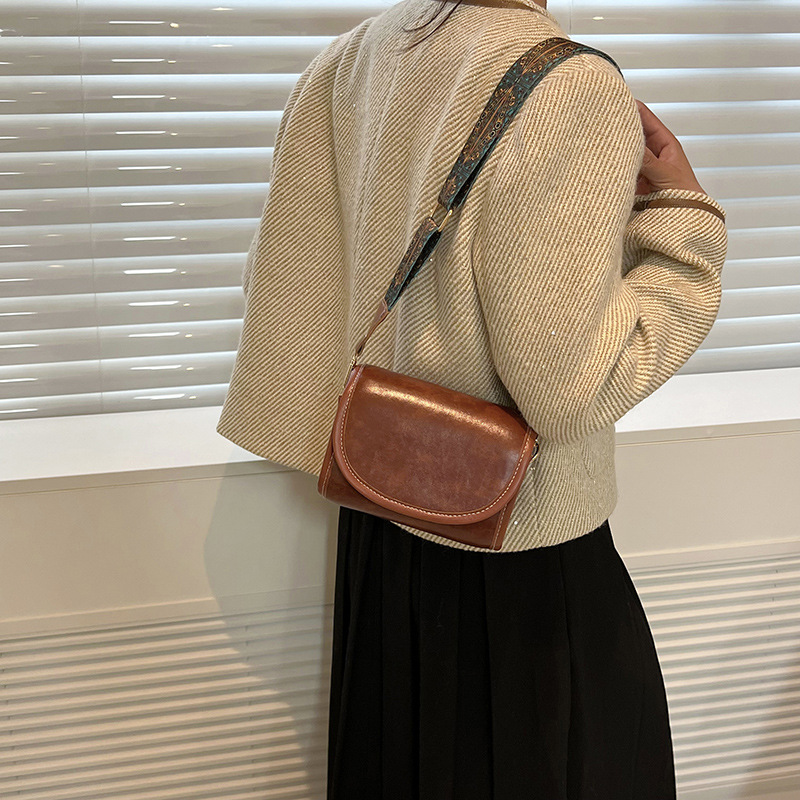 Women's Crossbody Fashion High-end Wide Strap Shoulder Niche Ins Underarm Mini Pillow Bag - Image 3