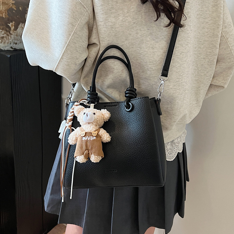 2026 New Niche Design Handheld Bucket For Women Cute Commuter Shoulder Fashion Simple Crossbody Small Bag - Image 4