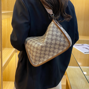 2026 new retro Korean style trend shoulder casual fashion messenger large capacity simple women’s bag