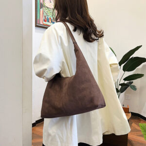2026 Designer New Style Large Capacity Underarm Tote Commuter Versatile Fashion Niche Matte Shoulder Bag For Women