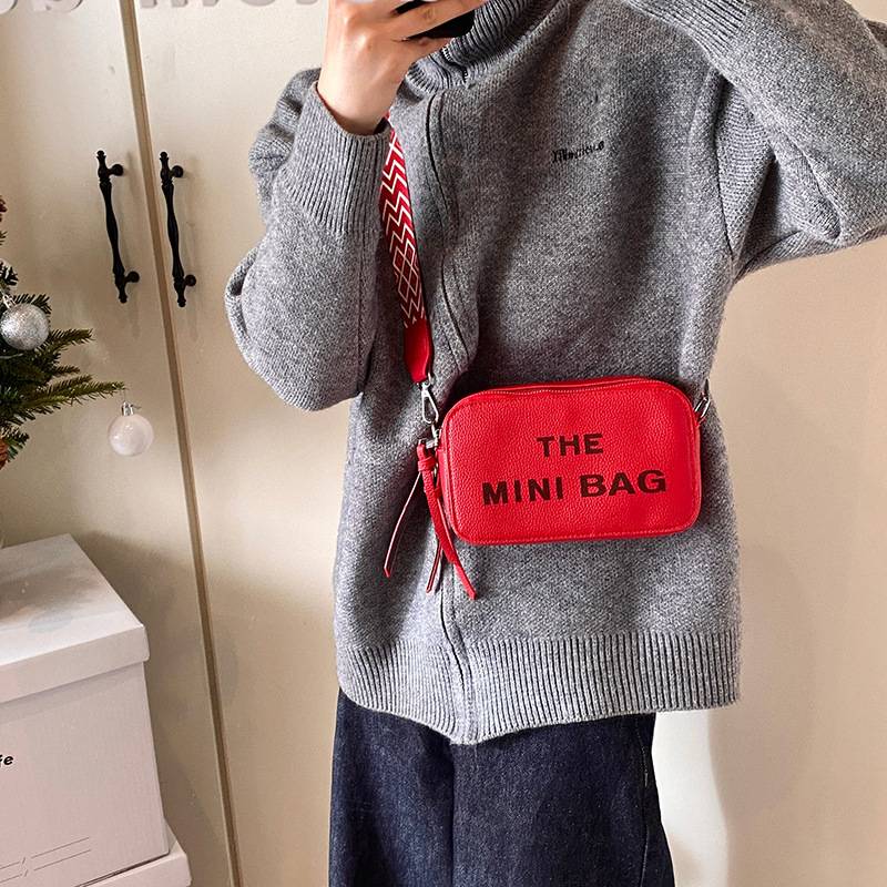 Popular Minimalist Shoulder Joker Letter Camera New Slung Commuter Small Bag - Image 4