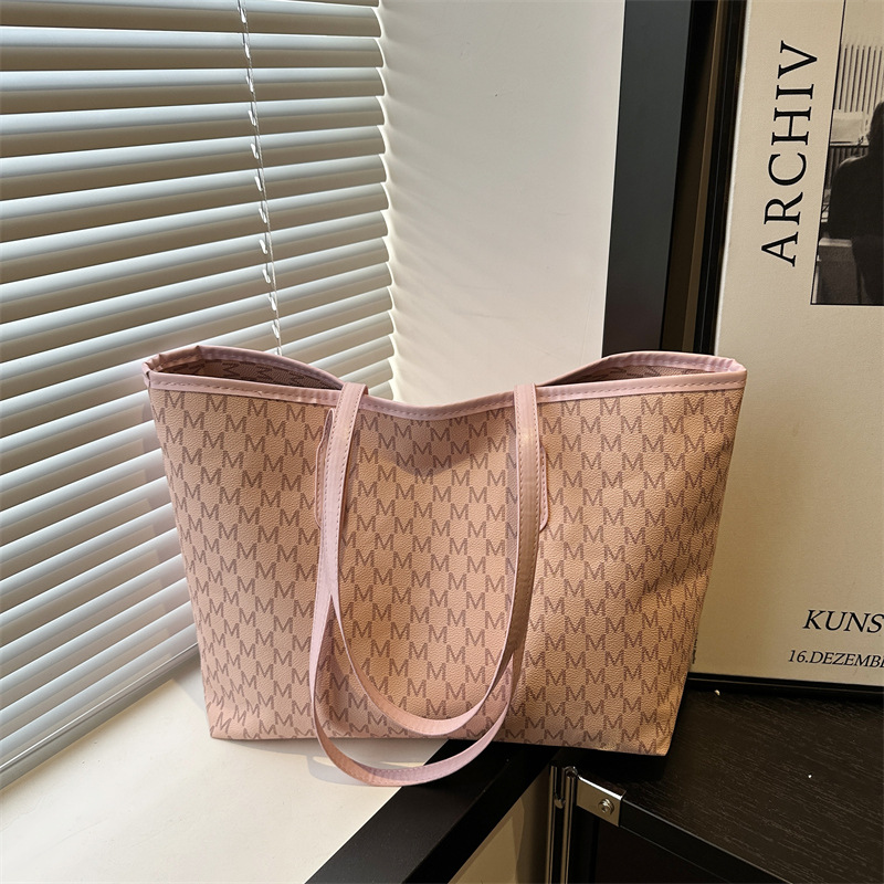 2026 New Women's Simple Fashion Letter Print Shoulder Tote Bag - Image 4