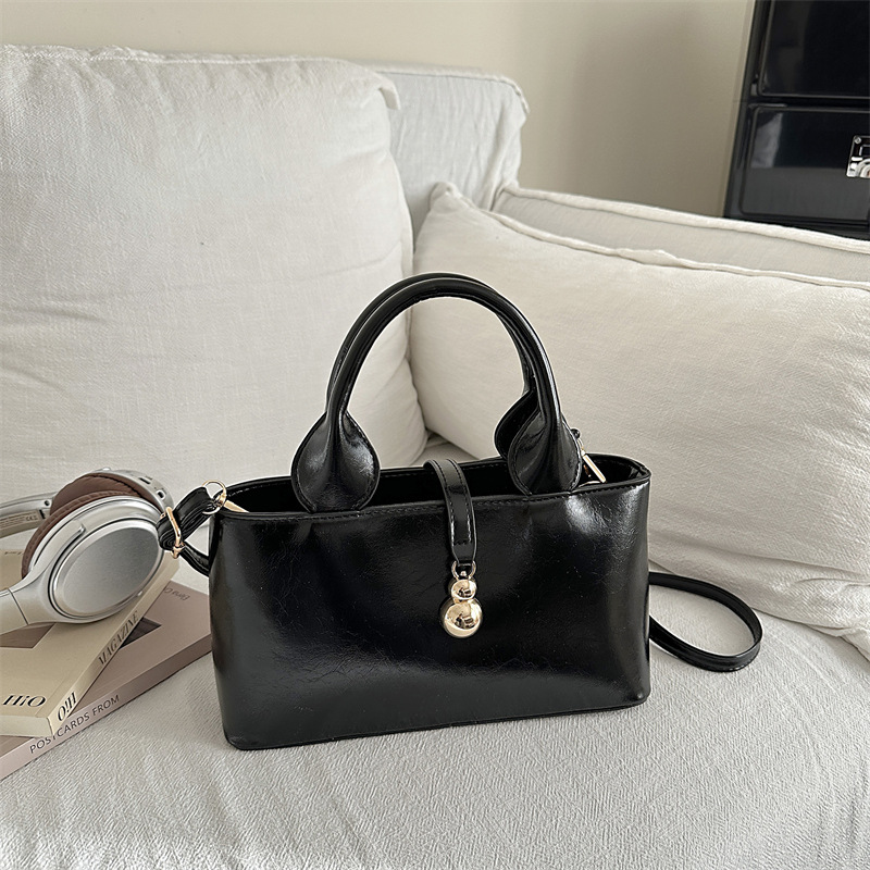 Small Square Handbag Women Textured Light Luxury Shoulder Commuter Crossbody Bag For Winter - Image 2