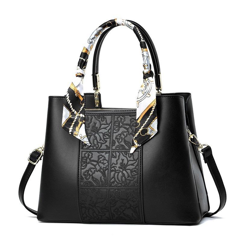 High end embroidery Chinese style middle aged women's bag mother's large capacity handbag - Image 4