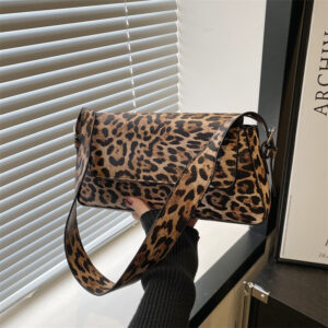 2026 New Korean Style Fashion Leopard Print Personality Women’s Single Shoulder Crossbody Underarm Bag Trending Simple