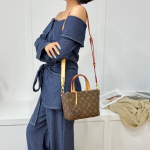 Monica Chiki Large Capacity Monogrammed Tote European Style For Women New Commuter Shoulder Crossbody Bag