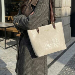 Retro Large Capacity Solid Color Handbag Stylish Simple Design for Commuting And Casual Wear Women’s Bag